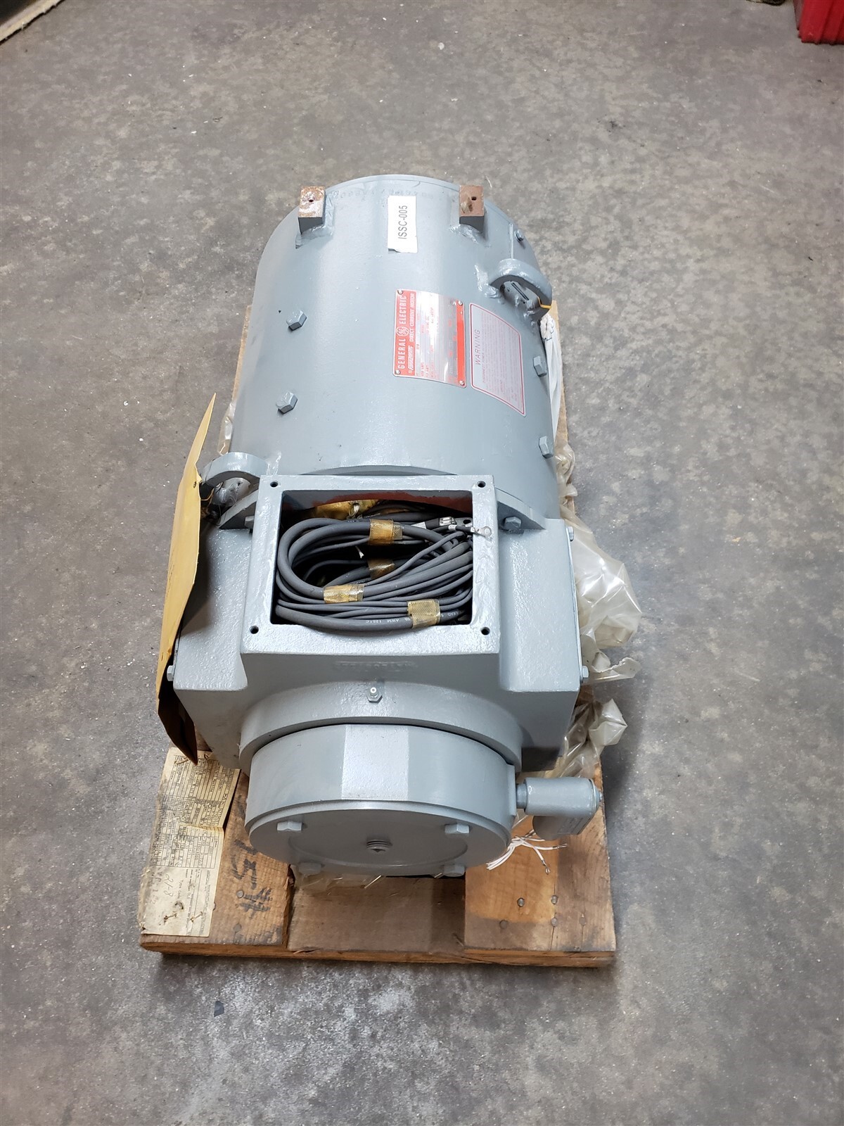 GE Kinamatic 20HP DC Motor 5CY1042E1 1150/4550 rpm 288AY New Old Stock