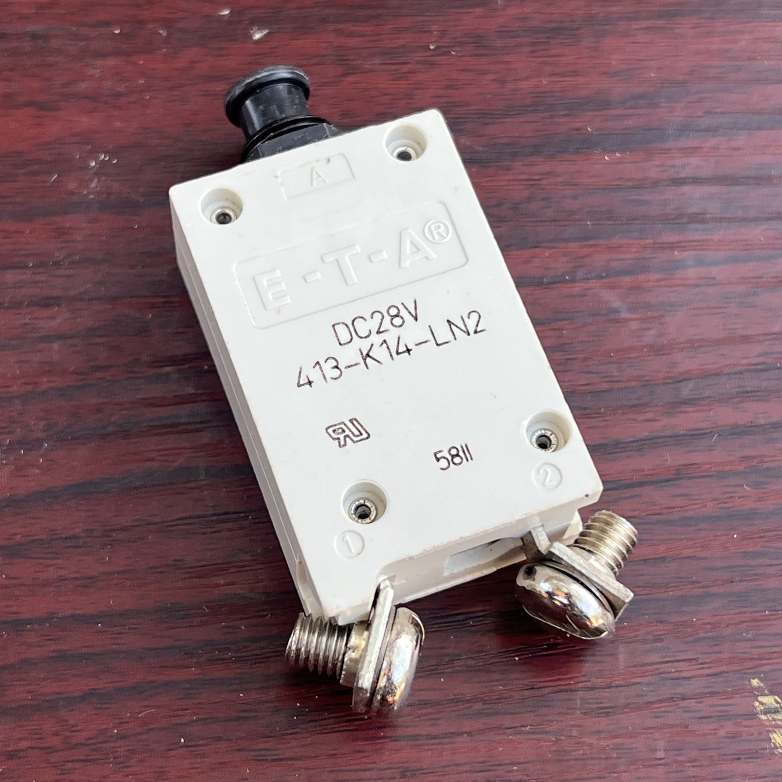 E-T-A Circuit Breaker P/N 413-k14-LN2, DC28V, ACII5V
