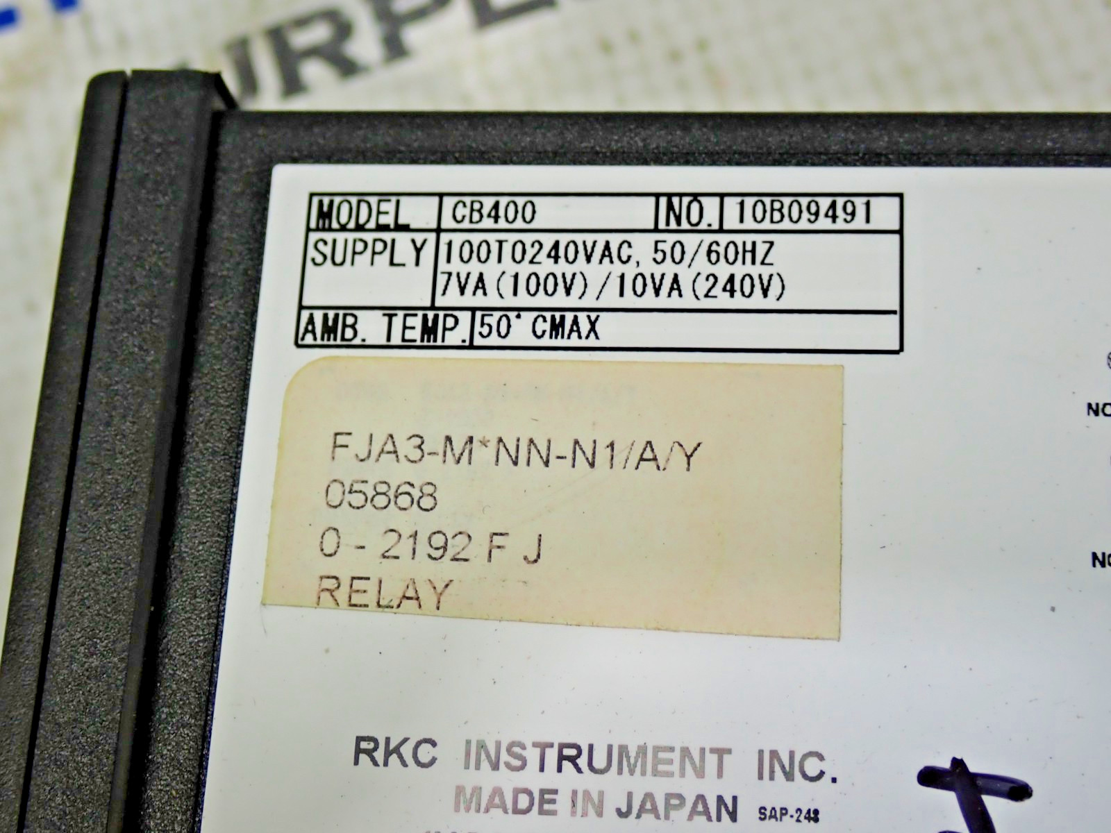 RKC Instrument Model CB400 FJA3-M*NN-N1/A/Y Temperature Controller