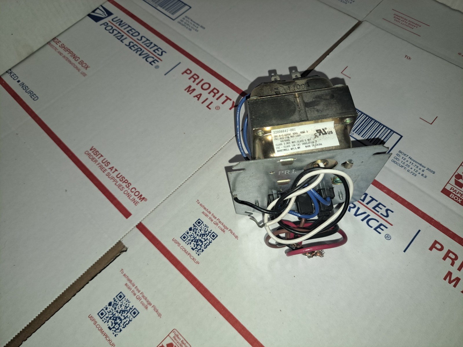 Honeywell R8239A 1052 Fan Center Relay + Transformer 120/240V Boiler Air Handler