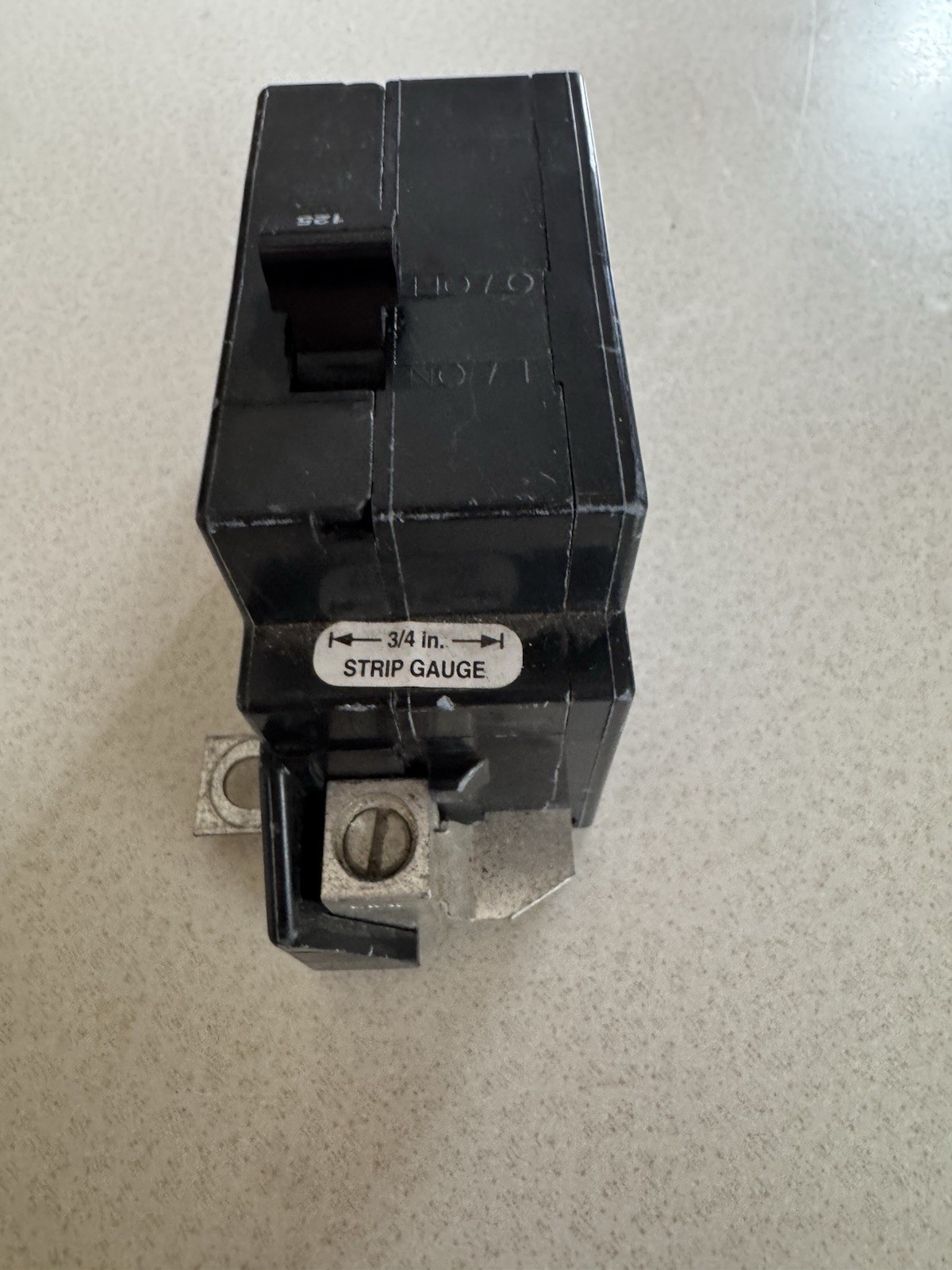 Square D QOM125VH Circuit Breaker 125A 2P 120/240V Type QOM Main