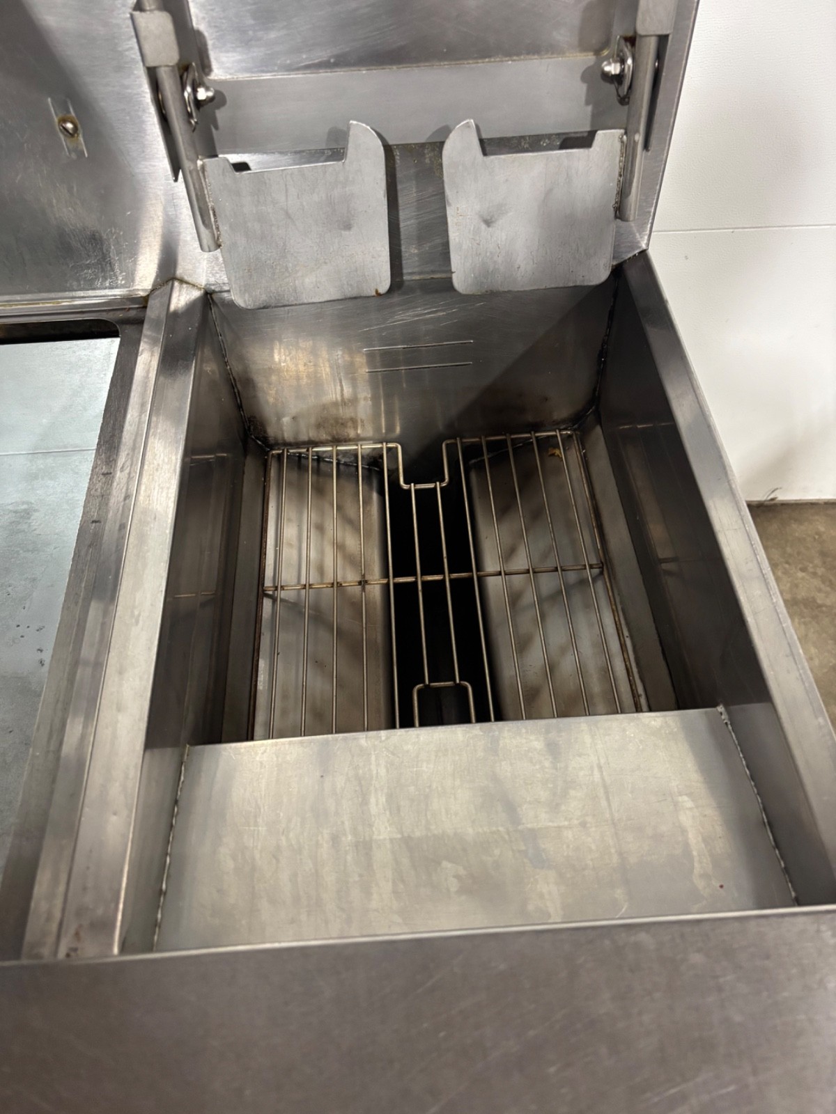 Frymaster FMPH255 Double Gas Fryer w/ Foot Print Pro Filtration & Dump Station