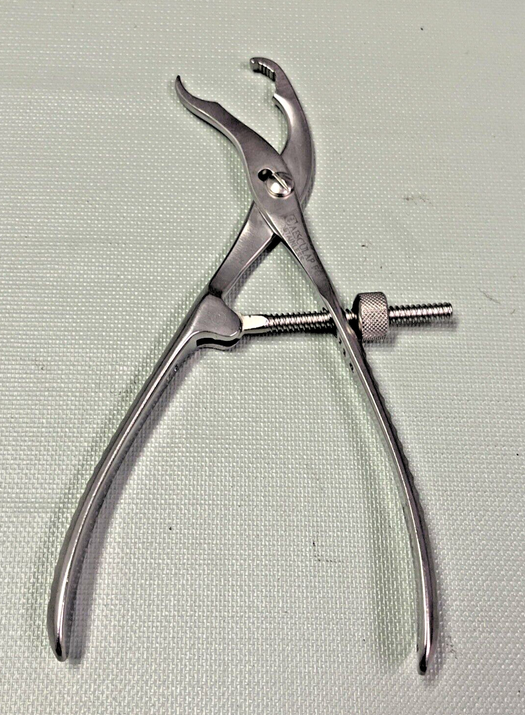 Aesculap FO169R Bone Holding Forceps, 3mm/145mm(5.75″) Adjustable Screw
