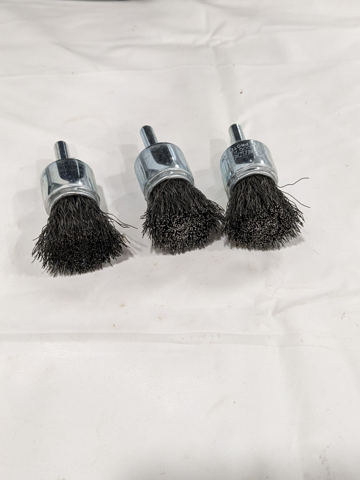 WEILER End Brushes: 3/4″ Dia, Steel, Crimped Wire 22,000 Max RPM Qty 3 90370