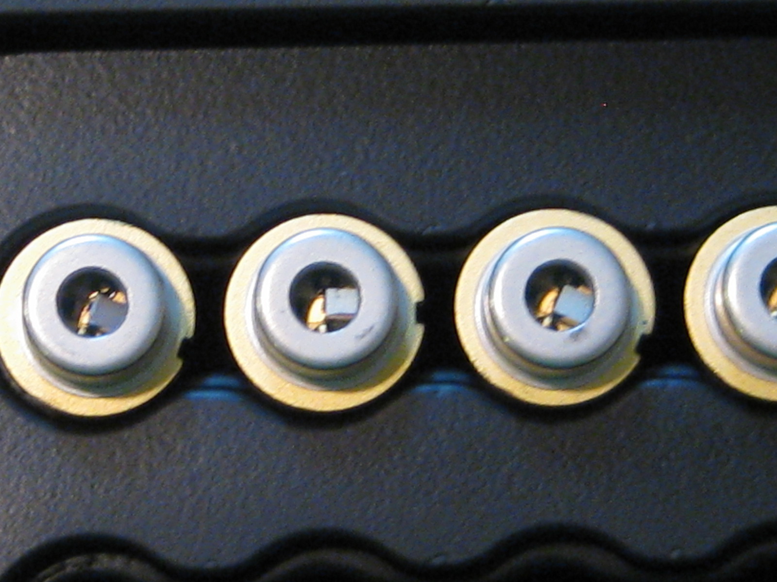 975nm 1W 100μm Aperture TO-5 Laser Diode