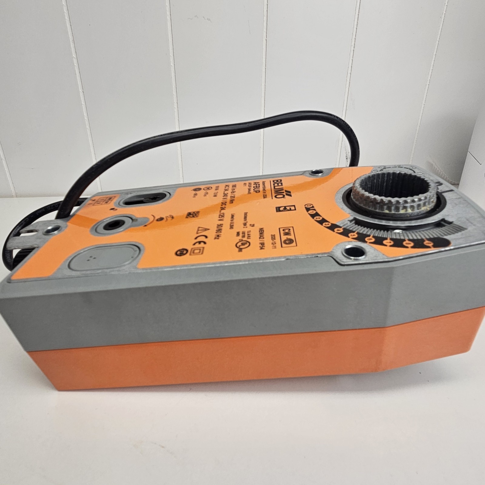 NEW Belimo AFBUP Damper Actuator 24-240V 180 in-lb HVAC Control Motor & Bracket