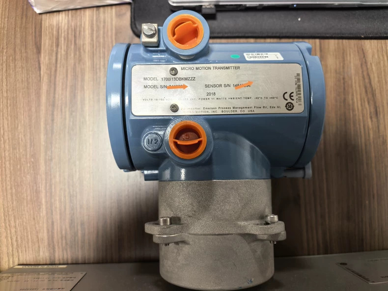 Emerson Micro Motion F100S128CCAPMZ1ZZ Coriolis Flow Meter New 1PCS