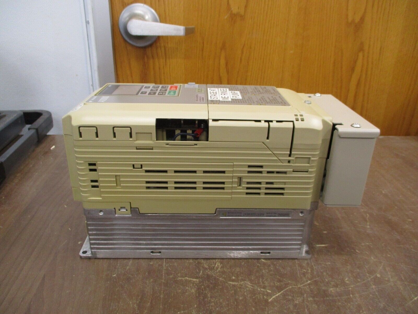 Yaskawa A1000 AC Drive CIMR-AU4A0009FAA Rev. D 5HP 3Ph w/ Keypad Used