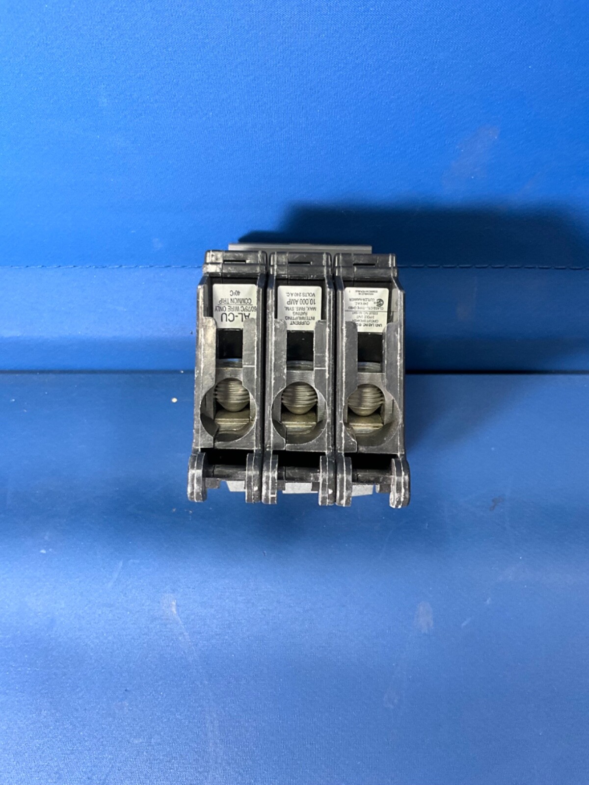 CUTLER HAMMER CHB360 3P 60A 240V BOLT ON CIRCUIT BREAKER