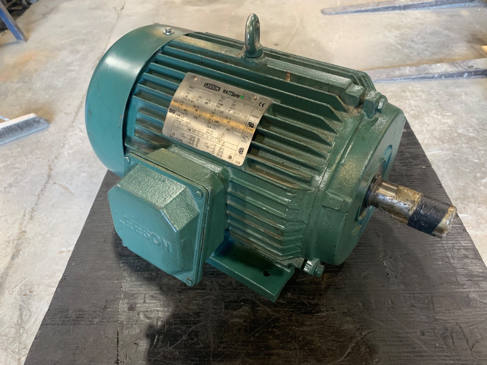LEESON 10HP WATTSaver MOTOR 3PH 208-230/460VAC 1780RPM 215T Frame TEFC