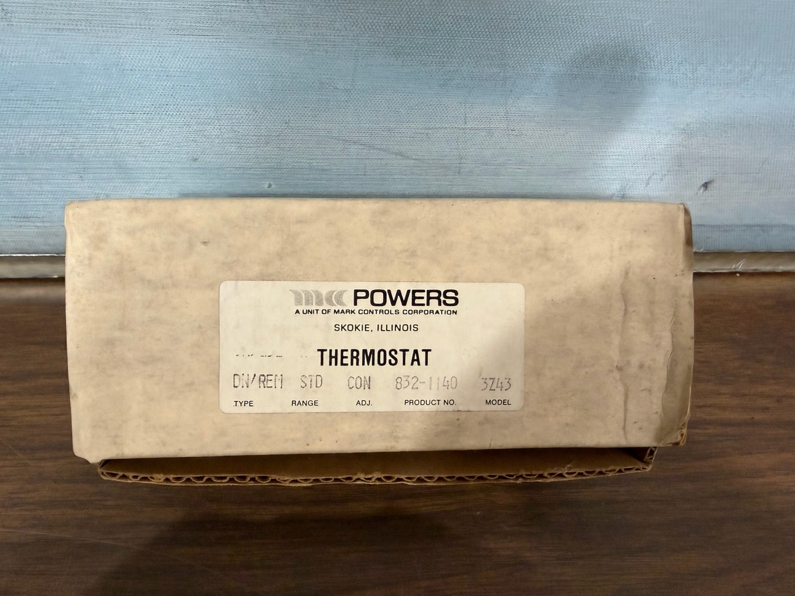 Powers Surface Mounted Analog Thermostat Gray