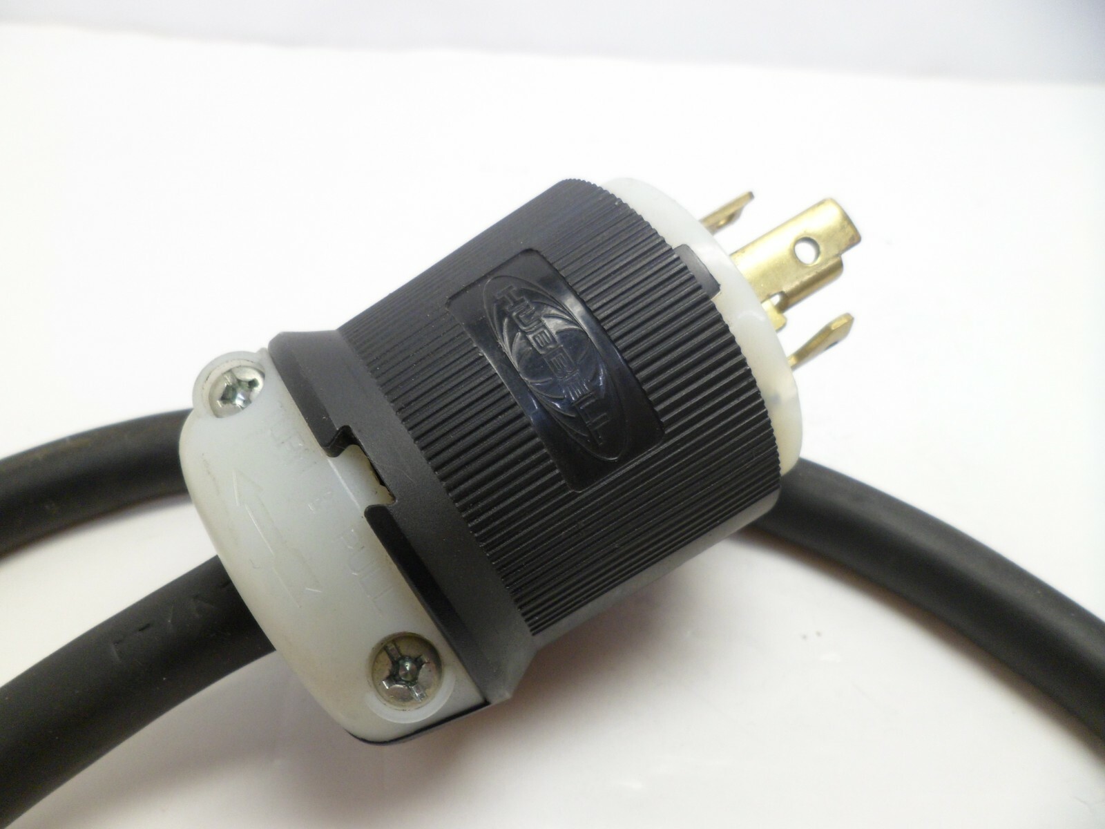 HUBBELL HBL2731 TWIST LOCK CONNECTOR W/56-3/4″ LONG CORD 30A 3PH. 480VAC. NOS