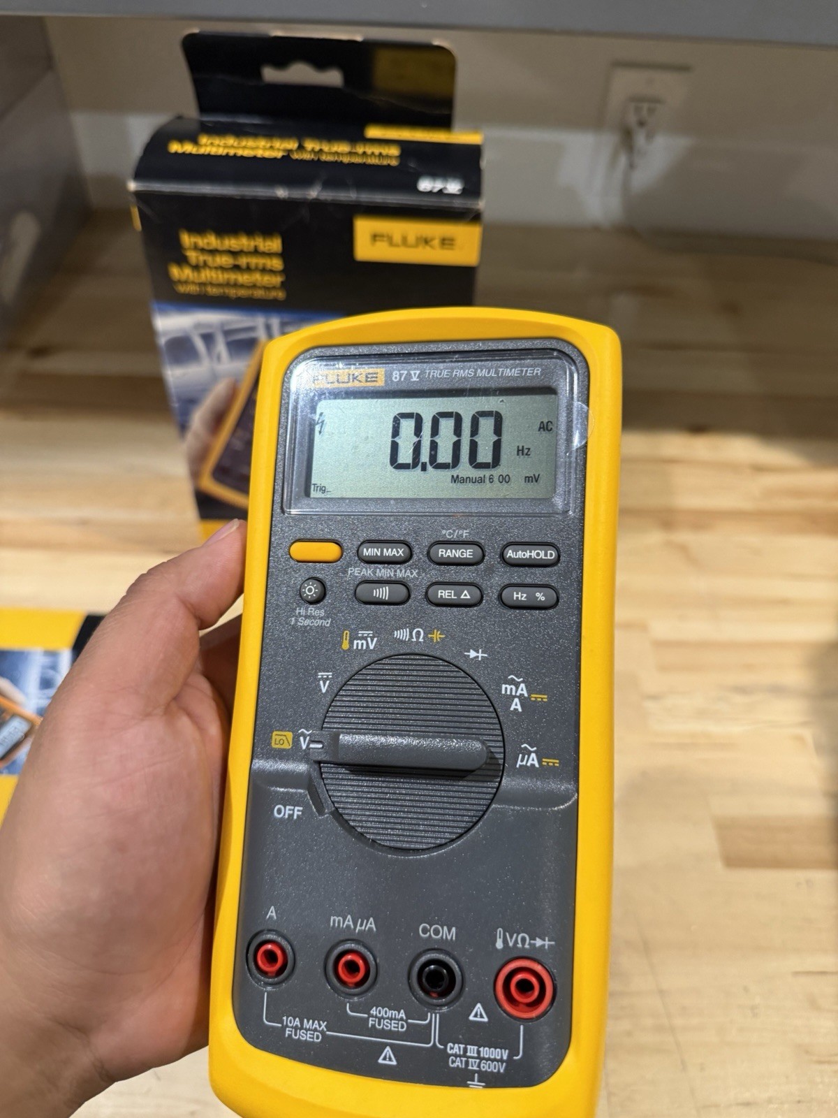 FLUKE 87V TRUE RMS MULTIMETER W/ LEADS (TESTED) SHIPS FAST