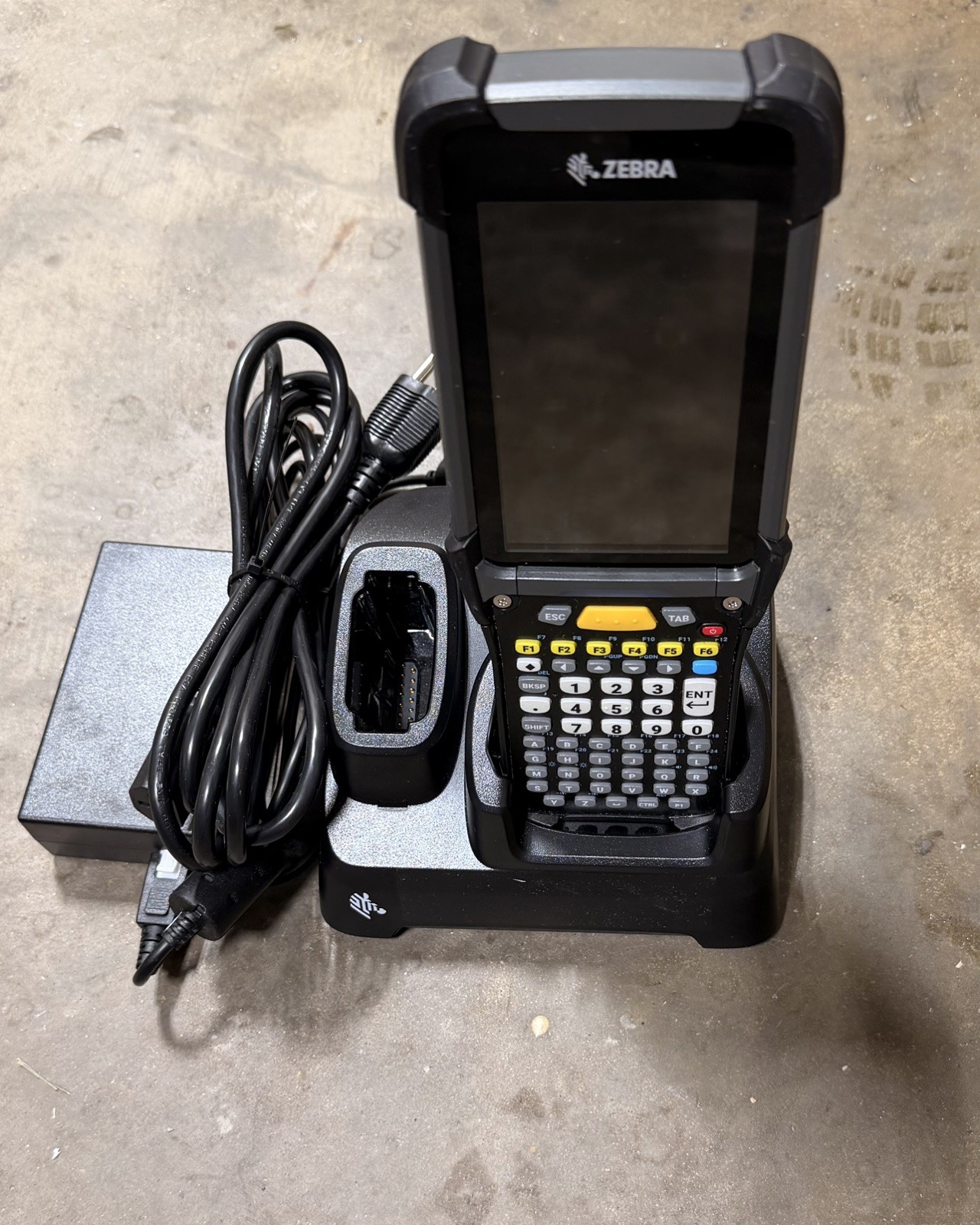 Zebra MC930B-GSEHG4NA Android 4GBRAM/32GB Barcode Scanner w/charging station