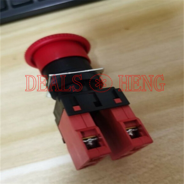 ONE NEW Omron A22E-M-02 A22EM02 Pushbutton Switch Red BUTTON