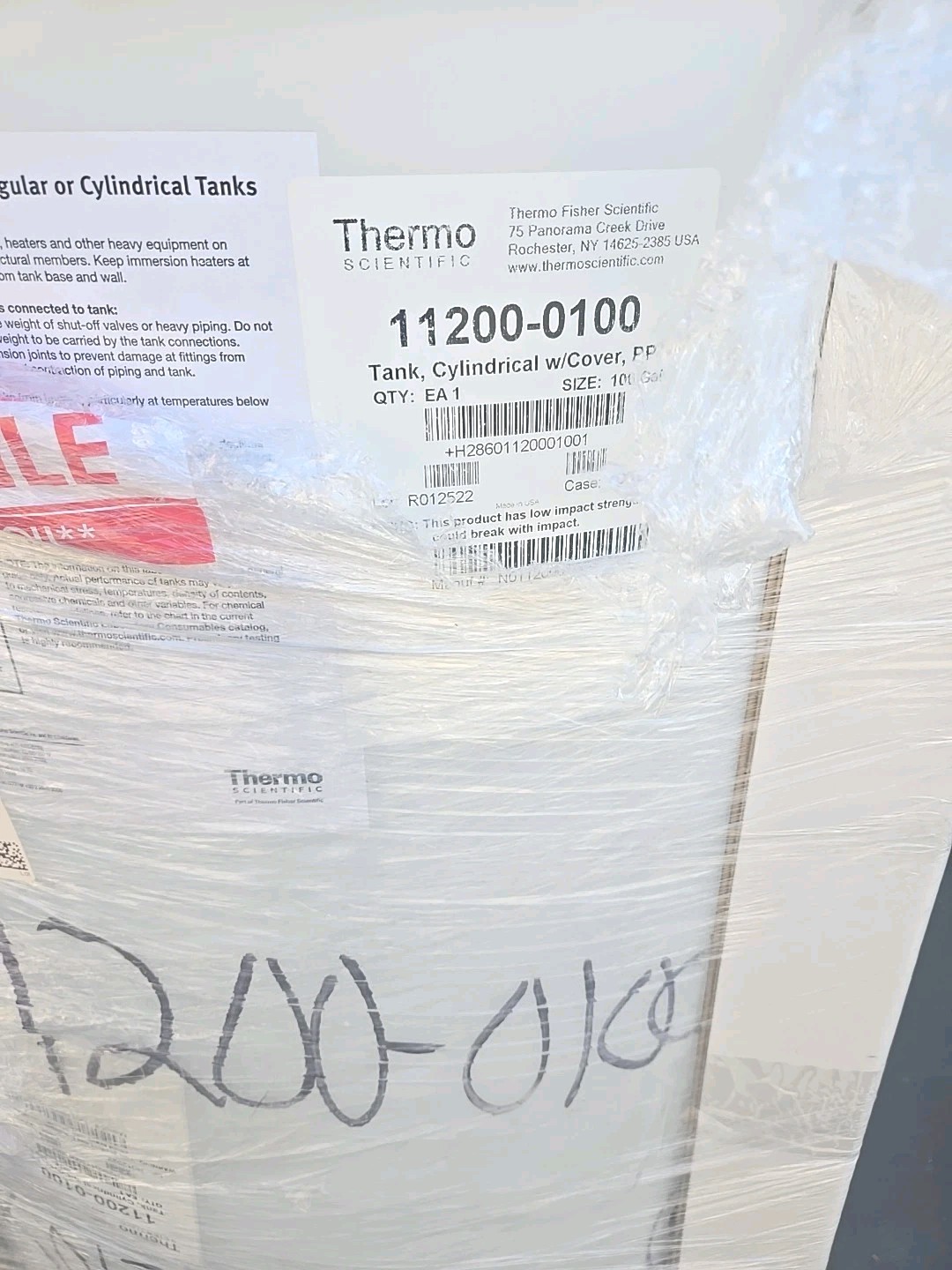 Thermo SCIENTIFIC 100 Gallon Cylindrical Tank with Cover, LLDPE, 11200-0100