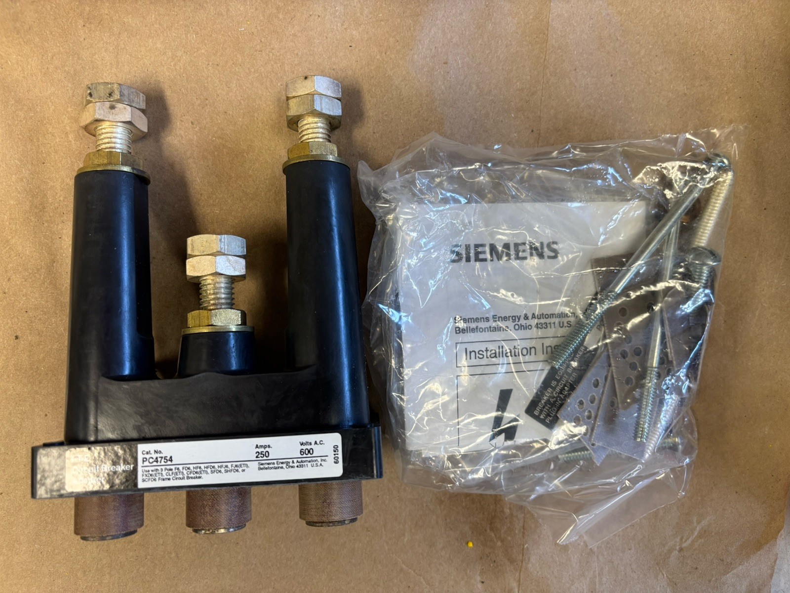 SIEMENS, PC4754, PLUG IN MOUNTING ASSEMBLY, 250A MAX, FOR FD63F250, NEW!