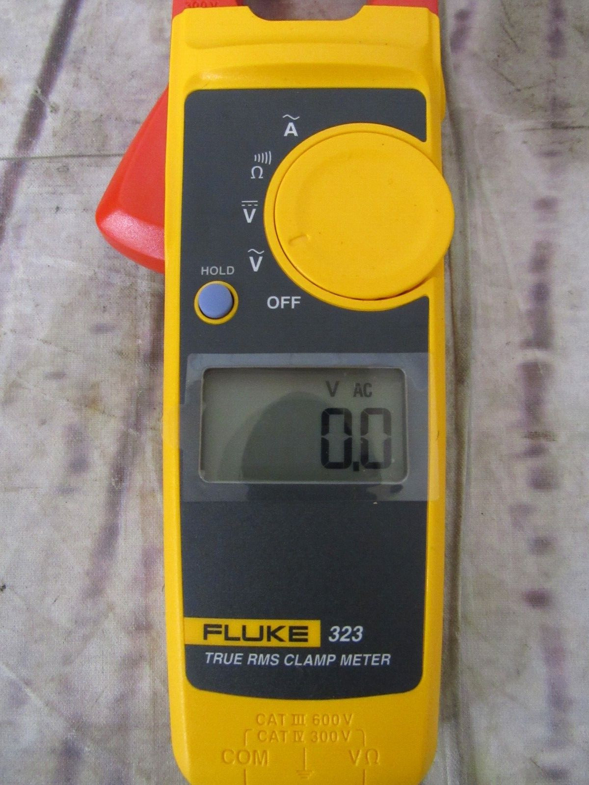 Fluke True-RMS clamp meter 323