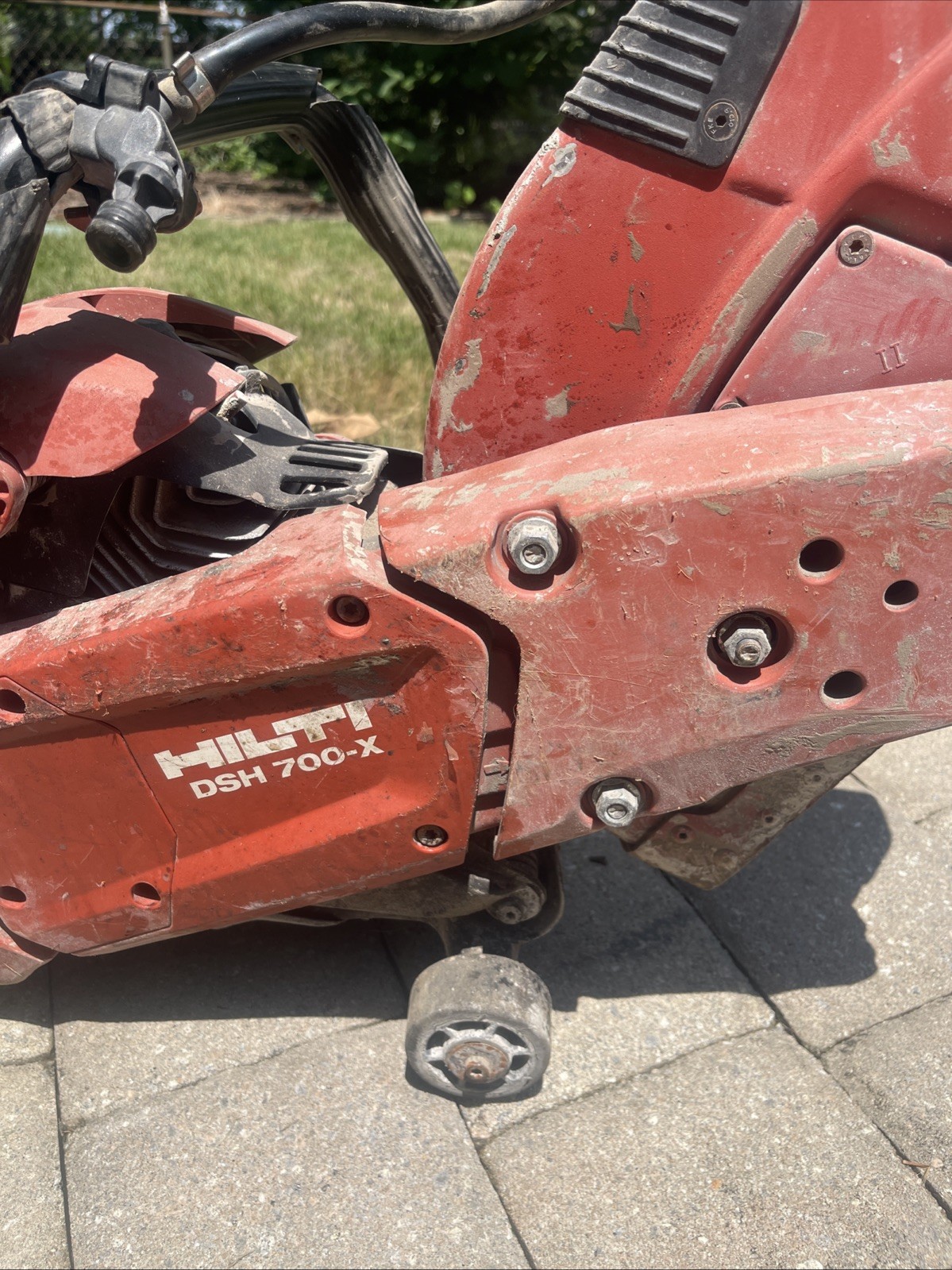 Hilti DSH 700-X Handheld Cut-Off Gasoline Concrete Saw – Used / Untested