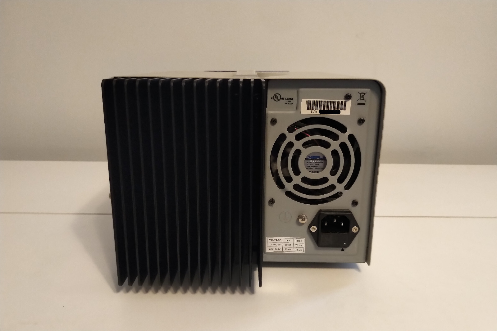 BK Precision 1672 Triple Output DC Power Supply ((2) 0-32V, 0-3A/(1) 5V, 3A)