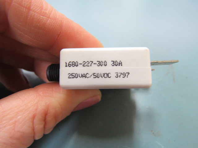 MECHANICAL PRODUCTS INC. 1680-227-300 Qty of 10 per Lot CIRCUIT BREAKER 30A UL