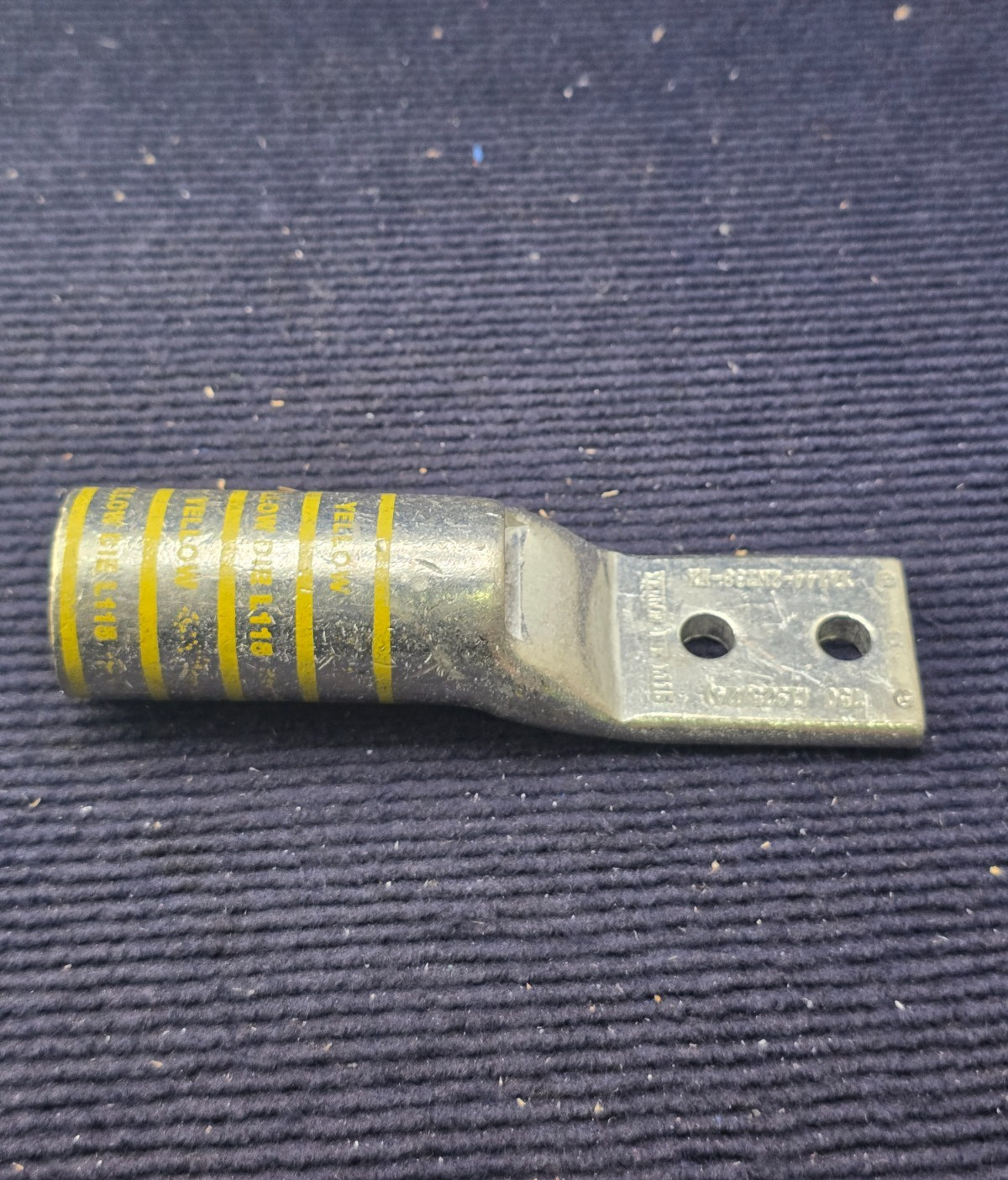 Burndy YAZ44-2NT38-FX 2-Hole Copper Compression Lug Yellow 750 kcmil, 3/8″ Stud
