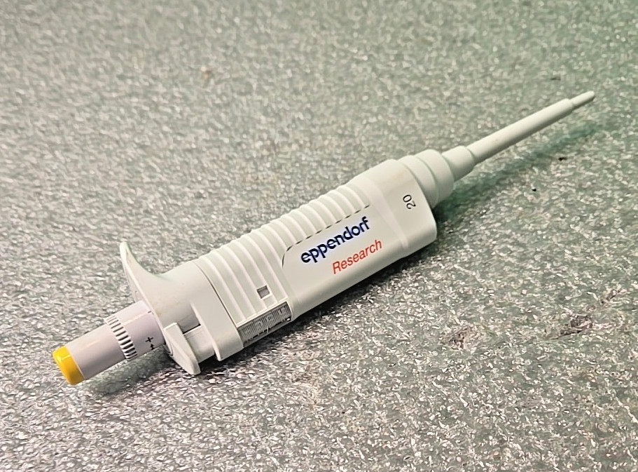 EPPENDORF RESEARCH 2 – 20 uL SINGLE CHANNEL PIPETTE – Fully AUTOCLAVABLE