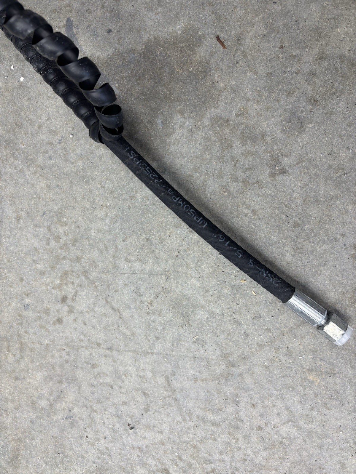 Agt Miva Chinese Mini Excavator Hydraulic Hose 5/16 M16x1.5 X 24” 90’ & Straight