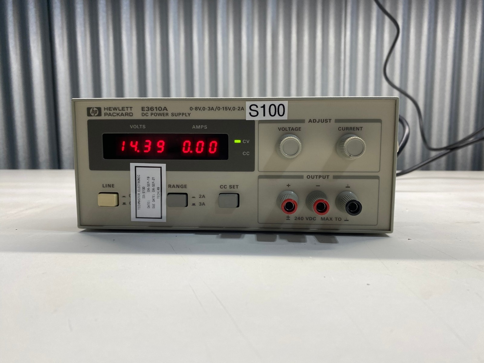 HP E3610A 0-8V, 0-3A ; 0-15V, 0-2A DC Linear Power Supply – Tested