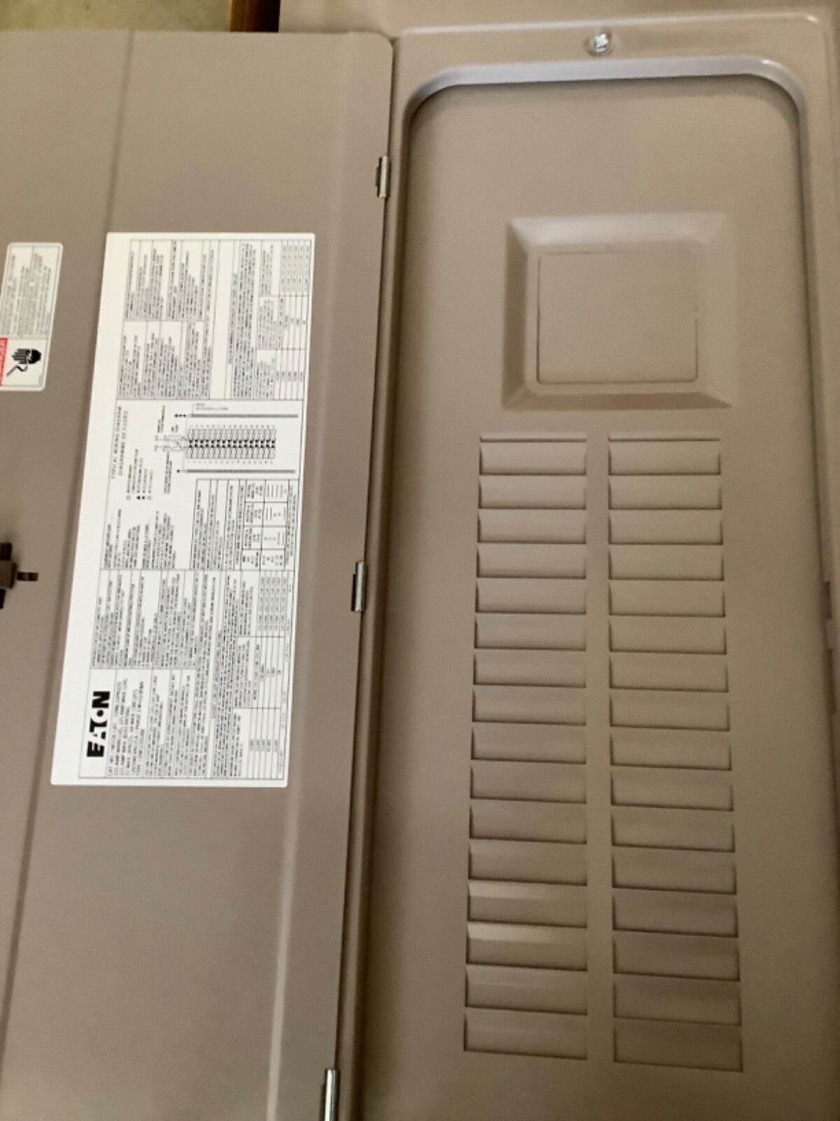 Eaton / Cutler Hammer CHNL32PN225, 32Space – 64Circuit Max Loadcenter, 225A