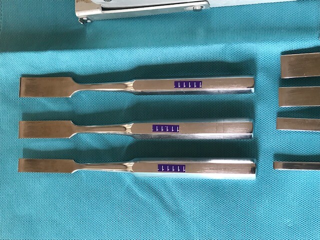Kmedic Curved And Straight Chisels Osteotome With Stand 8.5″ Hexagon Handle 4″