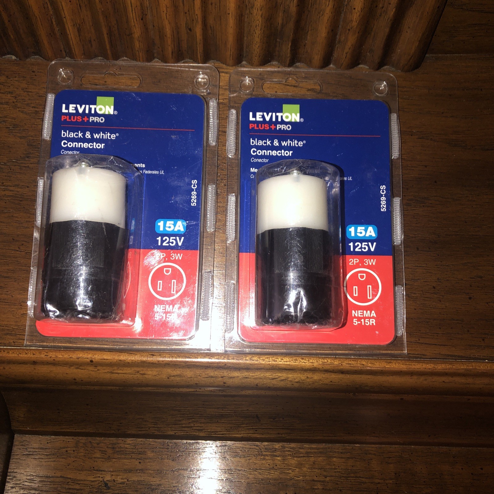 New Lot of 2 Leviton 5269-CS Black and White Connector Plug 15A 125V