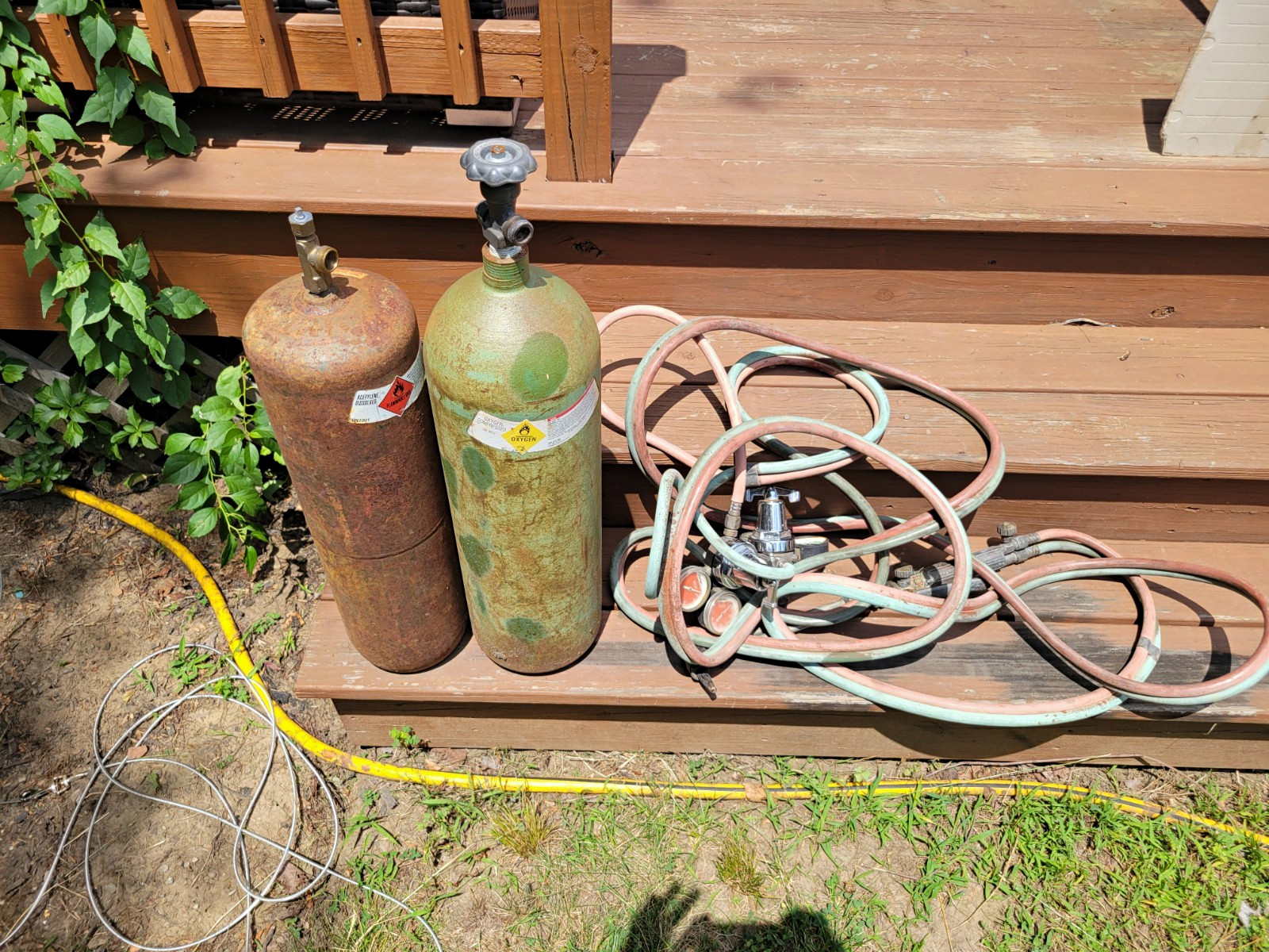Oxygen & Acetylene Fuel Cylinders Set w/ Hoses, Torch and Regulator