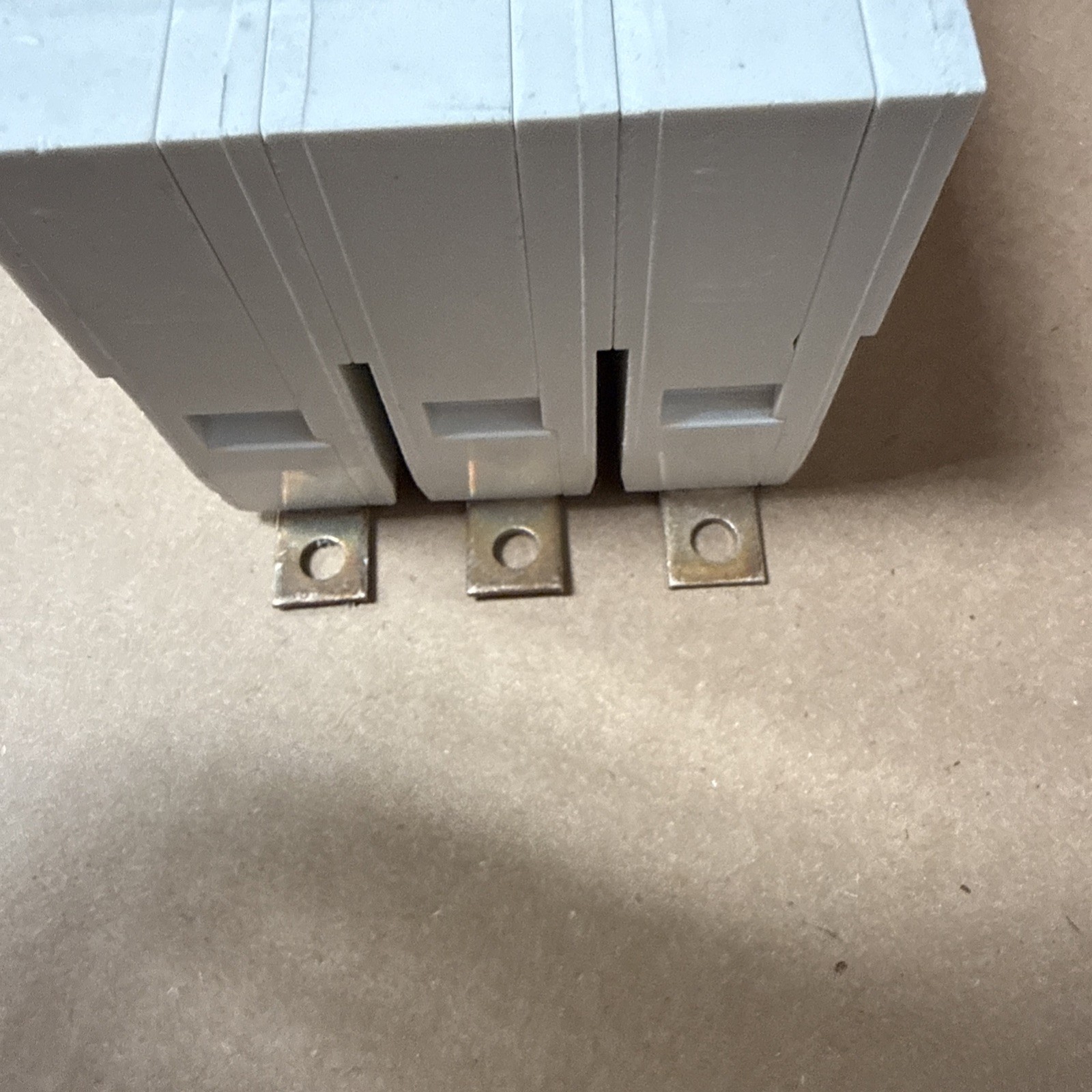 NGB3B020/ngb3b020b Siemens 20 Amp 600V 3 P Bolt On Circuit Breaker New Surplus