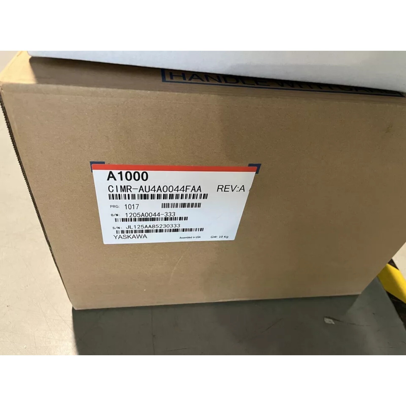 YASKAWA CIMR-AU4A0044FAA NEW IN BOX CIMRAU4A0044FAA AC DRIVE 400V