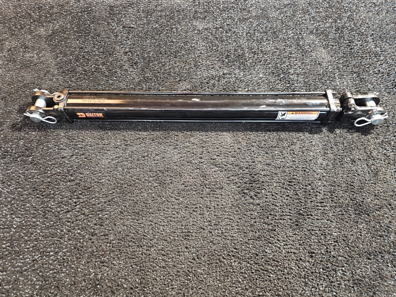 Dalton 300-2024 Hydraulic Tie-Rod Cylinder 2″ Bore x 24″ Stroke 3000 PSI