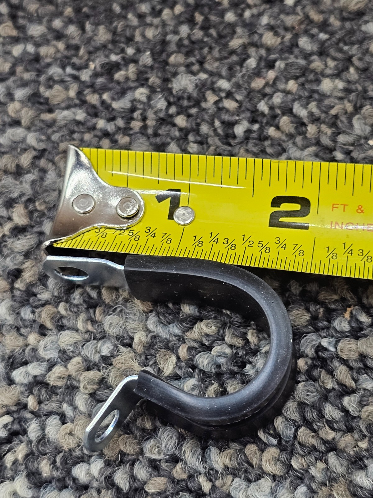 (QTY 75) UMPCO S325G12 Cushioned Steel Loop Clamp 3/4″ X 1/2″