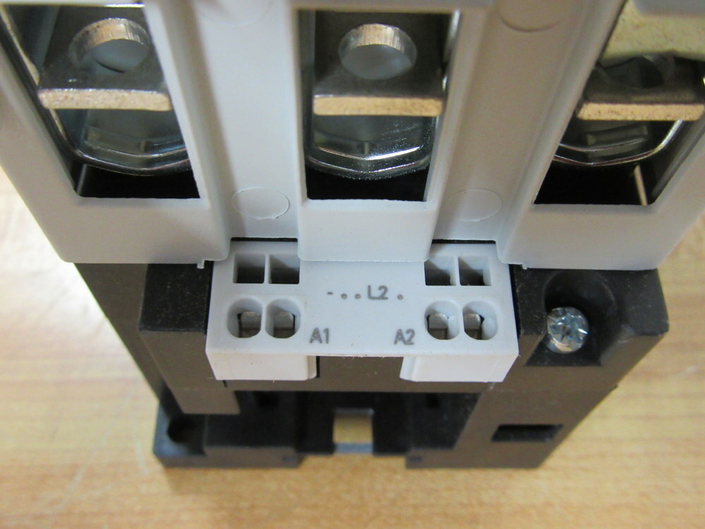 Siemens 3RT1045-3AL20 Contactor 3RT10453AL20