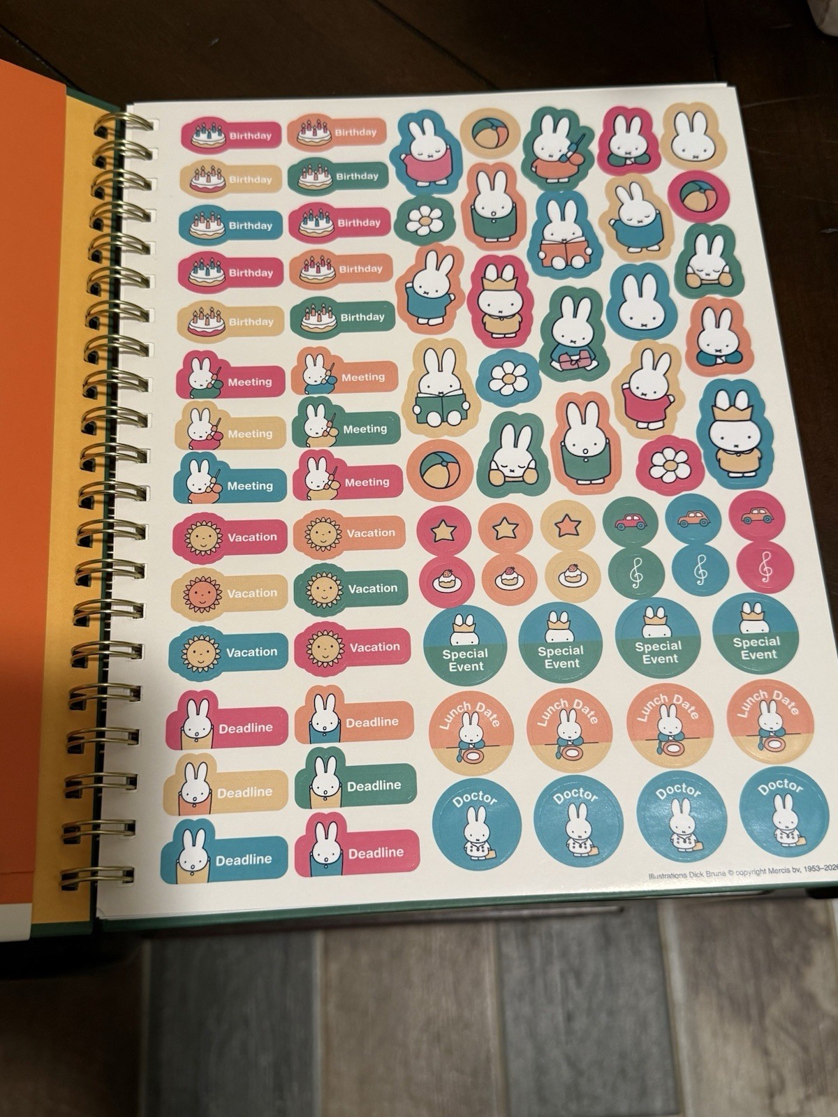 Miffy Green 17-Month Spiral Planner W/Colorful Floral Pattern:Aug 2026-Dec 2027