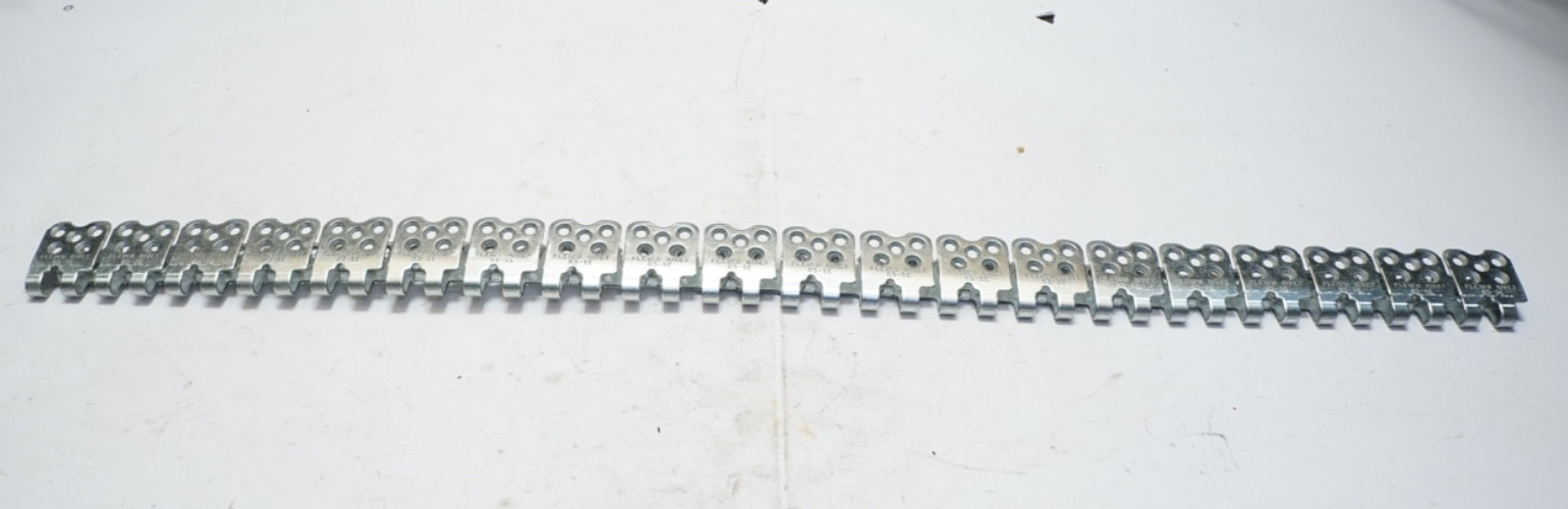 New Flexco Rivet R5-SE Scalloped Edge Hinged Fastener Strip 33-3/4″ Length