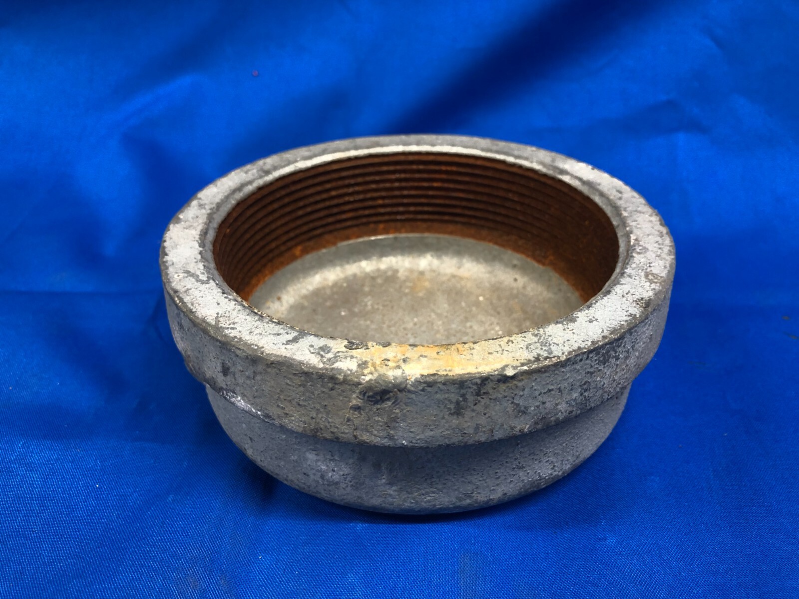 UNBRANDED 4″ MALLEABLE IRON THREADED PIPE CAP