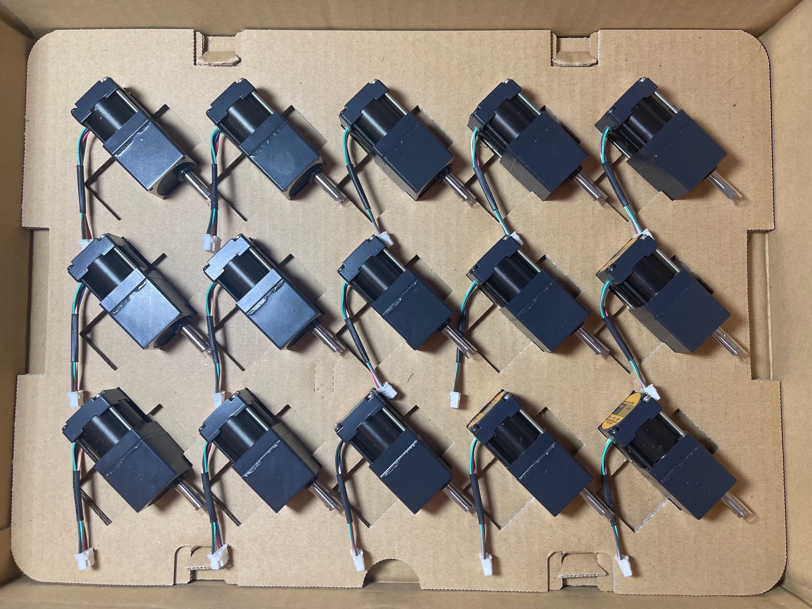 Oriental Motor VEXTA C9024-90215FM Stepper Motor – New in box, Lot of 27