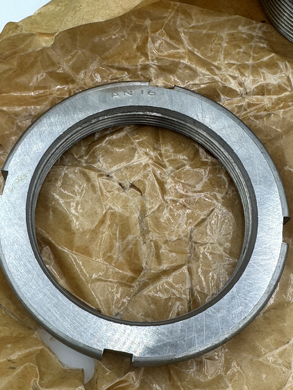 SKF SNW 16 X 2-11/16 Adapter Sleeve Assembly 3.137-12-Thread 2-1/16″Bore NEW OEM