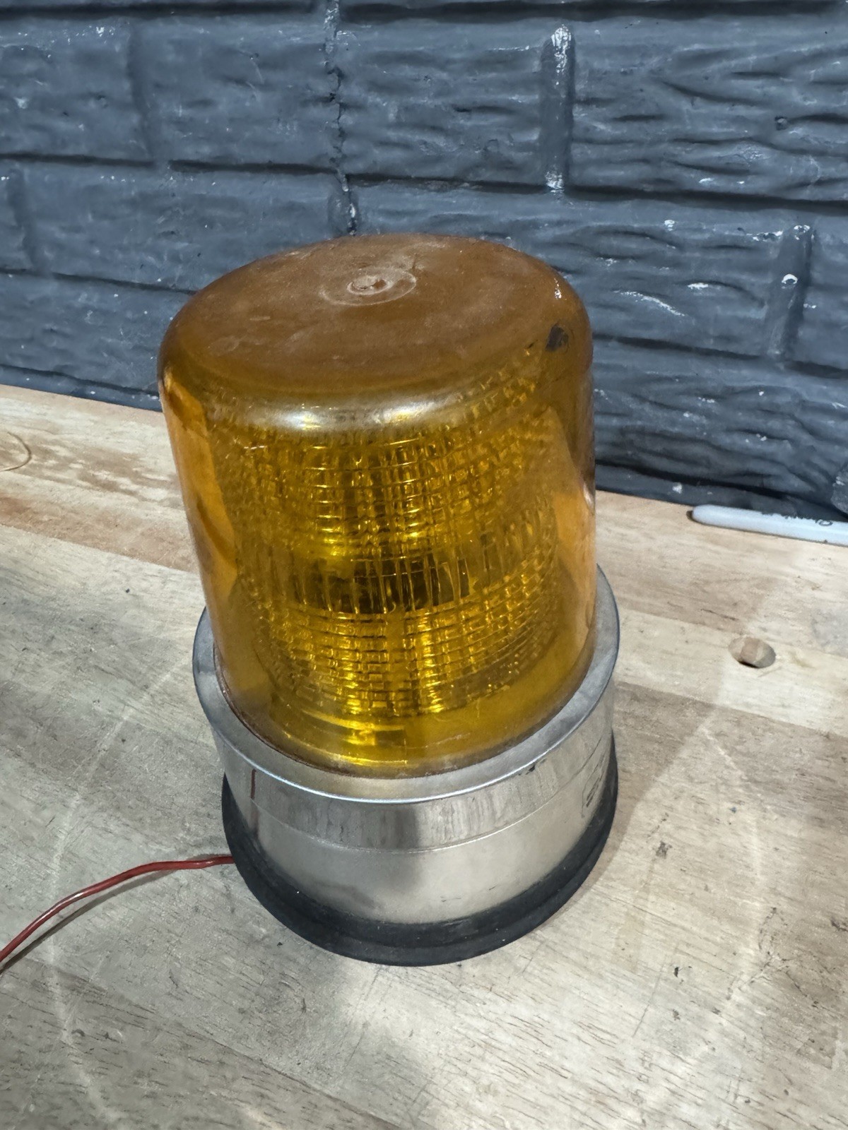 NORTH AMERICAN SIGNAL ST-M1C Amber Strobe Light 12/ 24 Volt