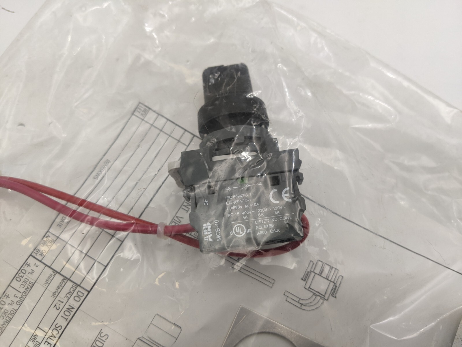 ABB SS2P-1 Pilot Device Kit OFF ON Selector Switch Control Panel Equipment SS2P1