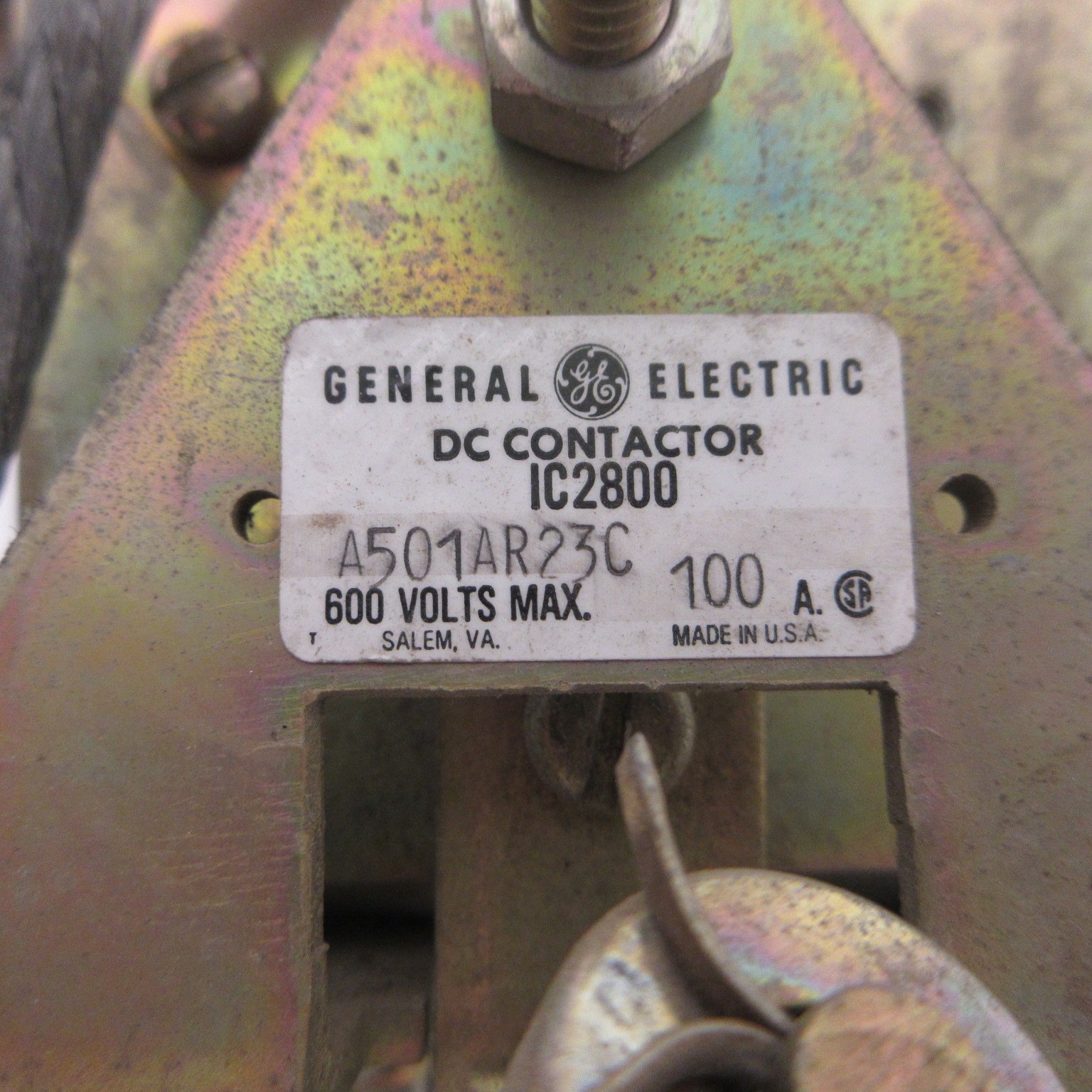General Electric IC2800 A501AR23C DC Contactor 100 Amp 600V GE 100A 120 VDC Coil