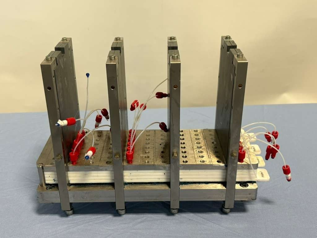 Multi-Plate Electrochemical Test Fixture for Flow Battery Fuel Cell Stack