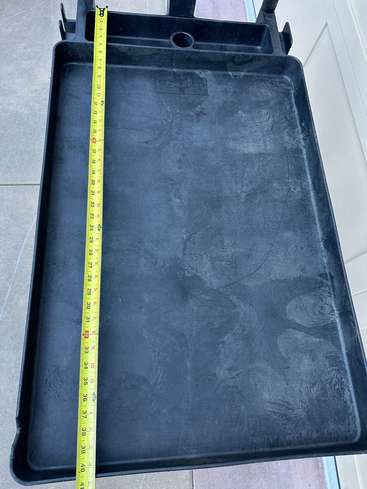 Rubbermaid FG452088BLA Commercial Heavy-Duty Utility Cart – Very Good Condition