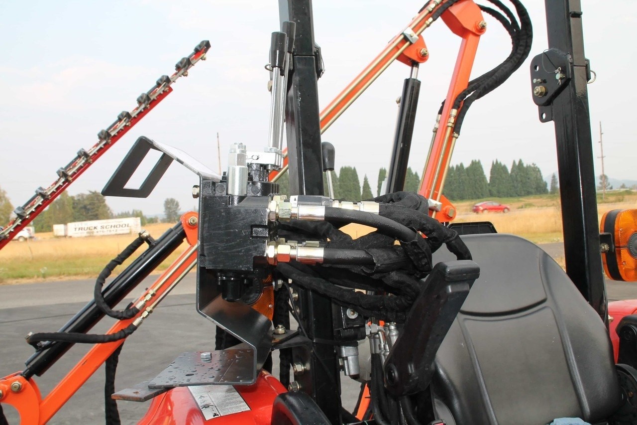 Hydraulic Boom with 5′ Sickle Brush Mower, FH-BRM150