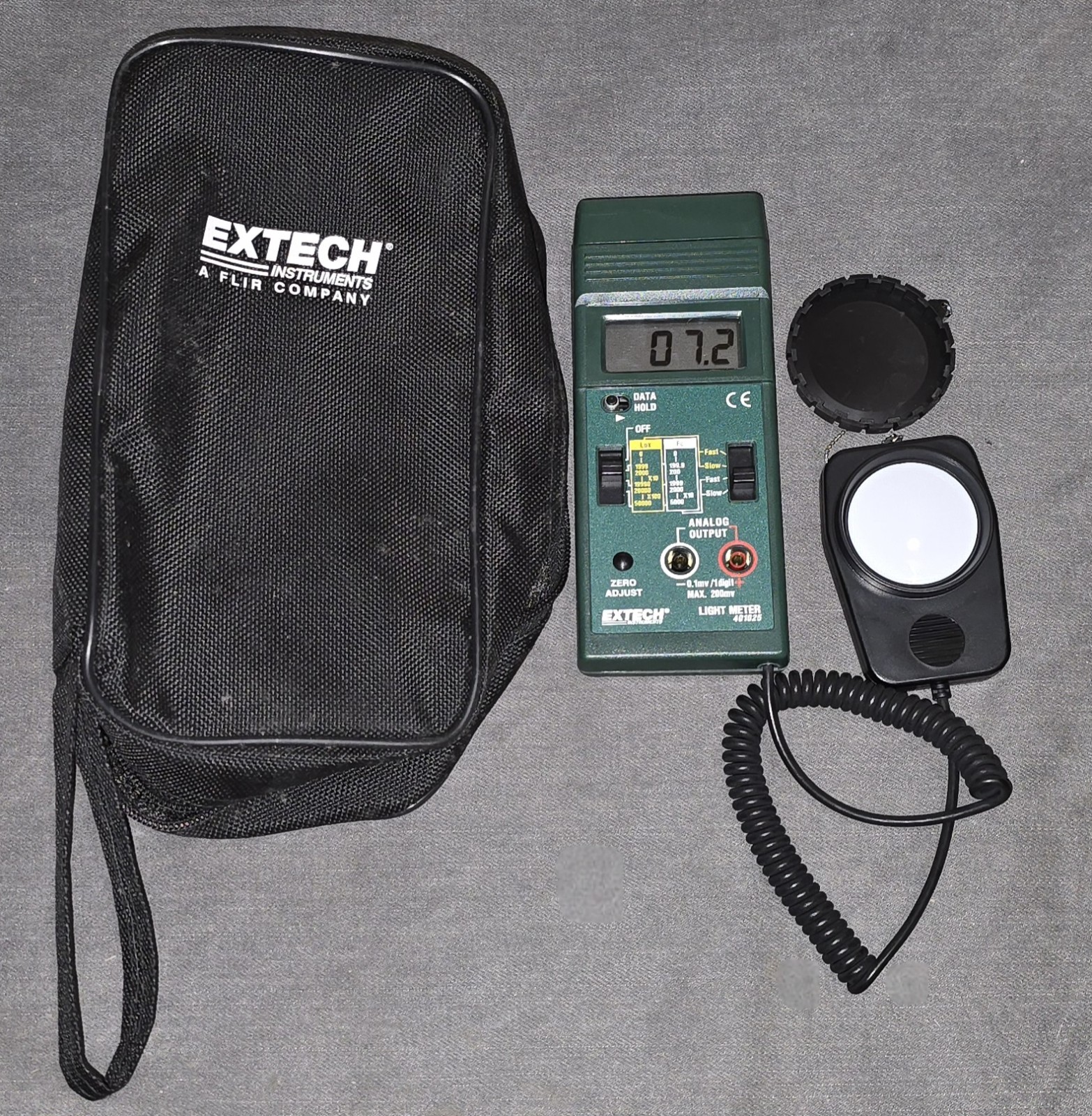Extech 401025 Digital Light Meter 0-5000 Foot Candles 0-50000 Lux